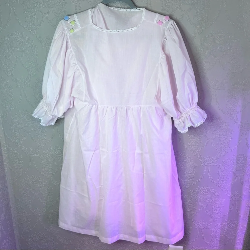 Pink Nightgown with Floral Embroidery vintage robe gown - Picture 3 of 8